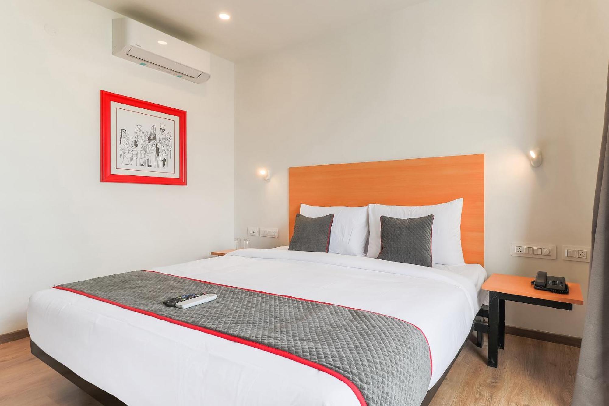 Super Townhouse Reva College University Yelahanka Eksteriør billede