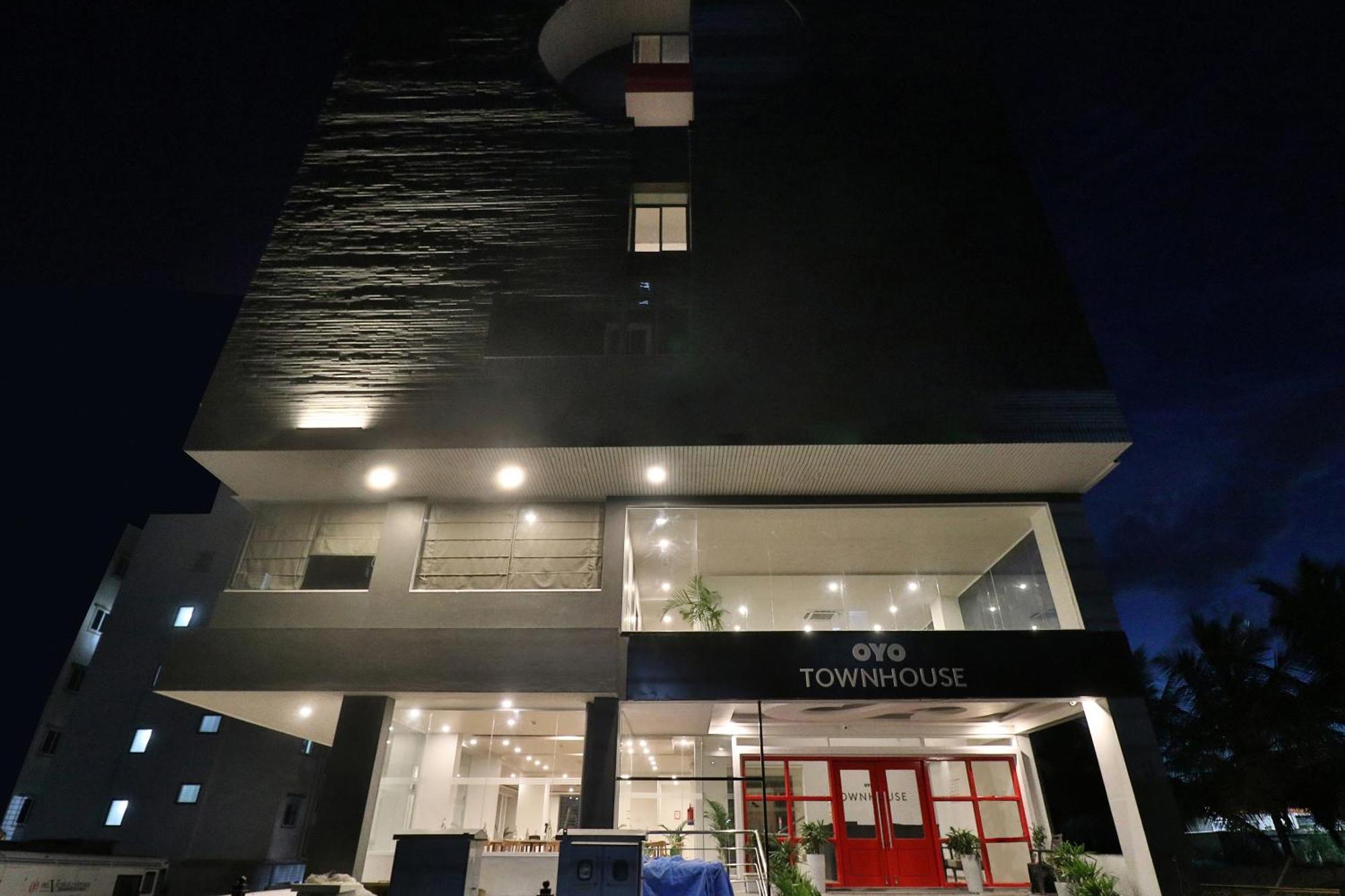 Super Townhouse Reva College University Yelahanka Eksteriør billede